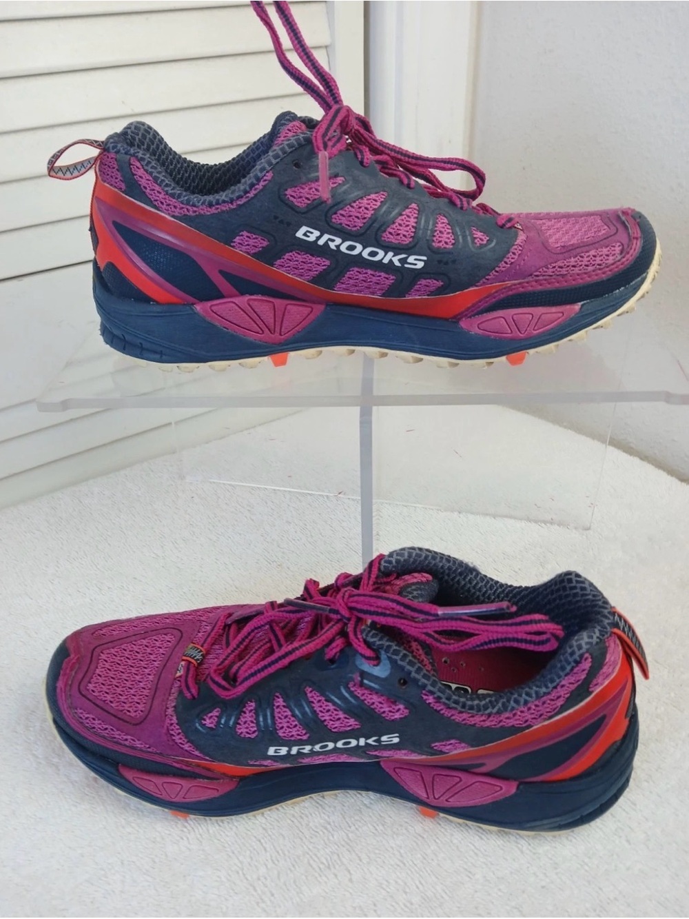 Brooks Cascadia 9 hiking, trail, running shoe pink fuchsia